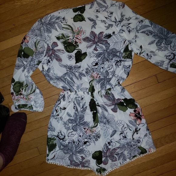 Romper - Picture 2 of 2